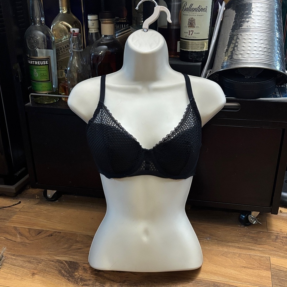 PINK Victoria's Secret Black Lace Bra - Picture 5 of 10